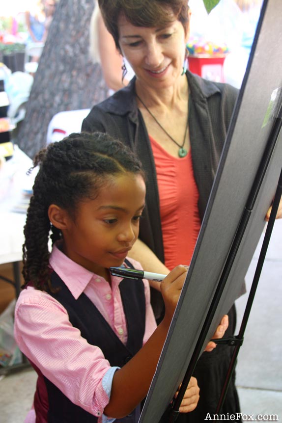 Yara Shahidi and Annie Fox